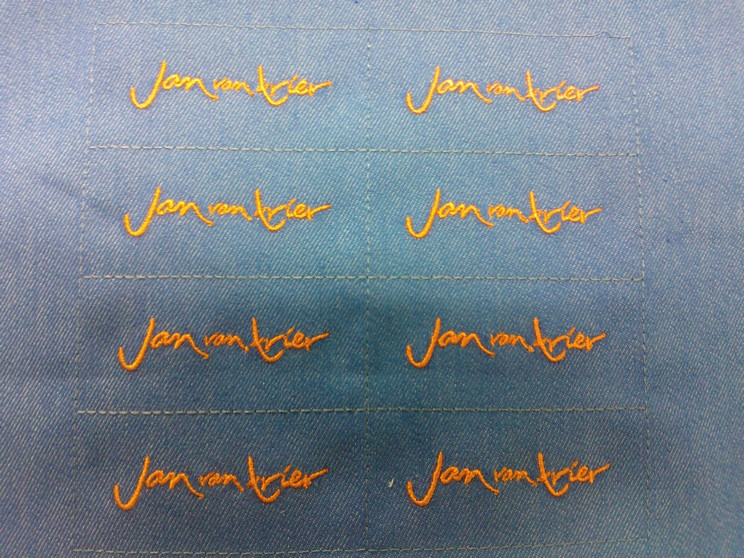 Haft komputerowy na jeansach